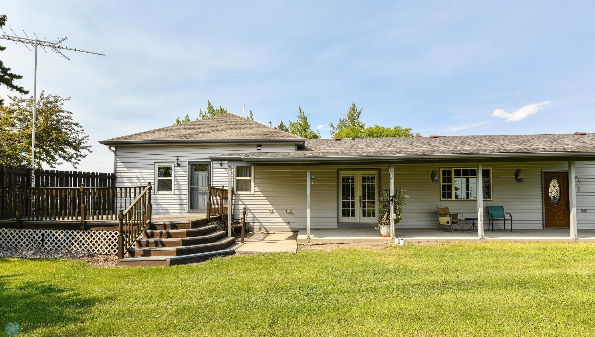 Property Photo:  3562 106 Avenue SE  ND 58480 