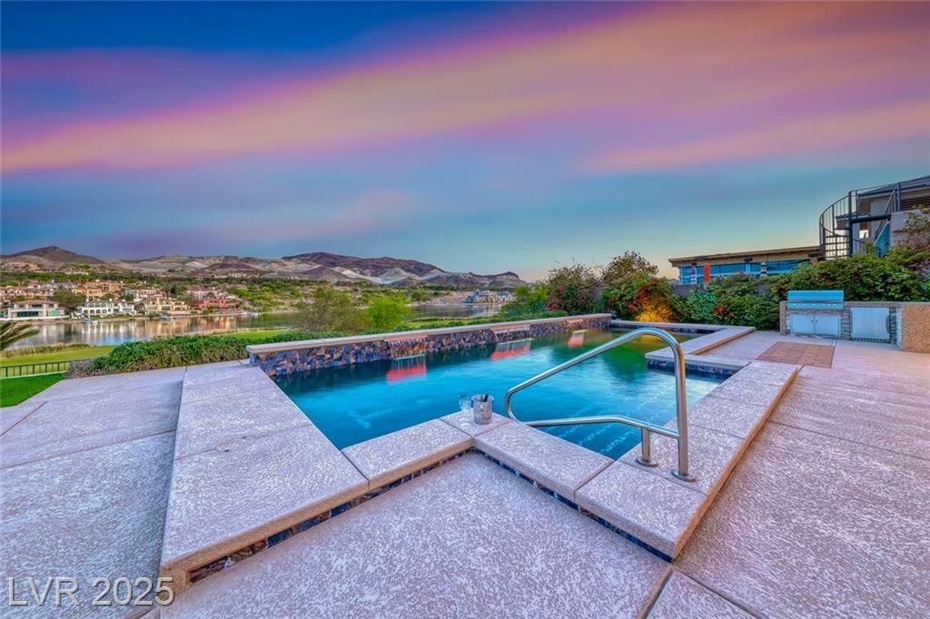 Property Photo: 72 Bella Lago Avenue NV 89011