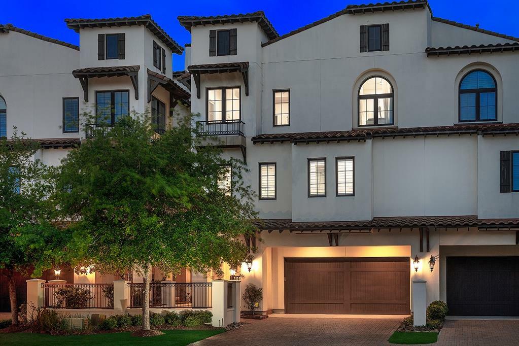 Property Photo: 42 Lakeside Cove TX 77380