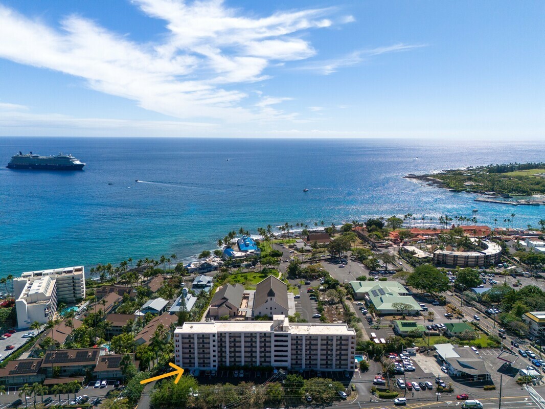 Property Photo: 75-5766 Kuakini Highway 101 HI 96740
