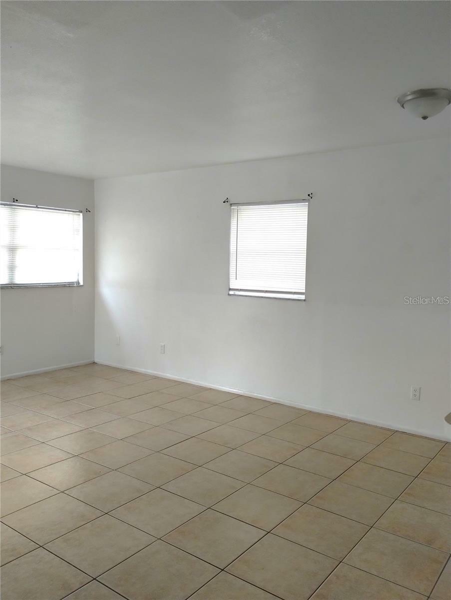 Property Photo: 190 S Nekoma Avenue 1 FL 33850