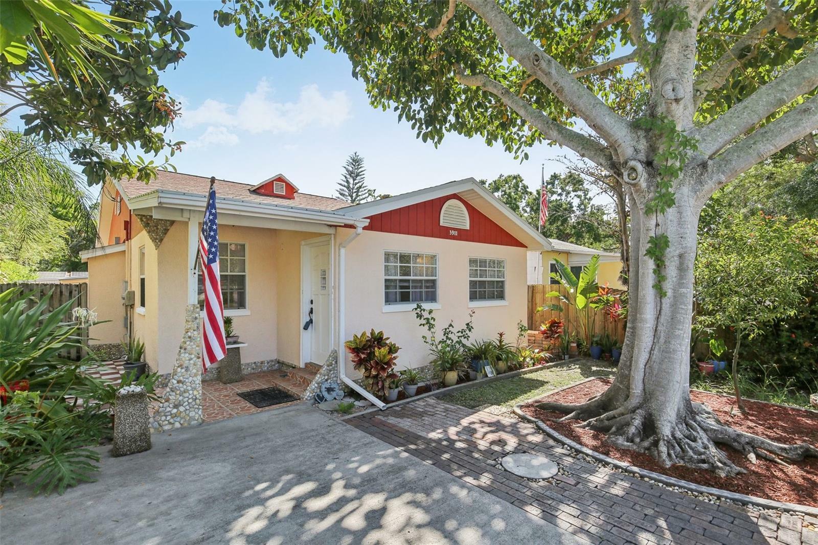Property Photo: 3911 Haines Road N FL 33703