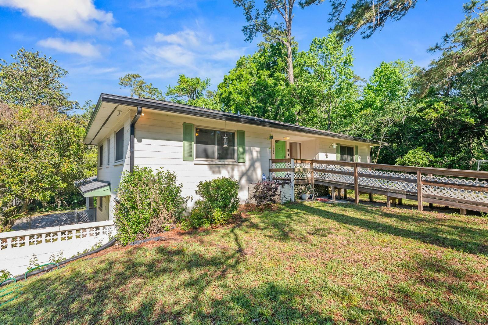 Property Photo:  3904 NW 15th Street  FL 32605 
