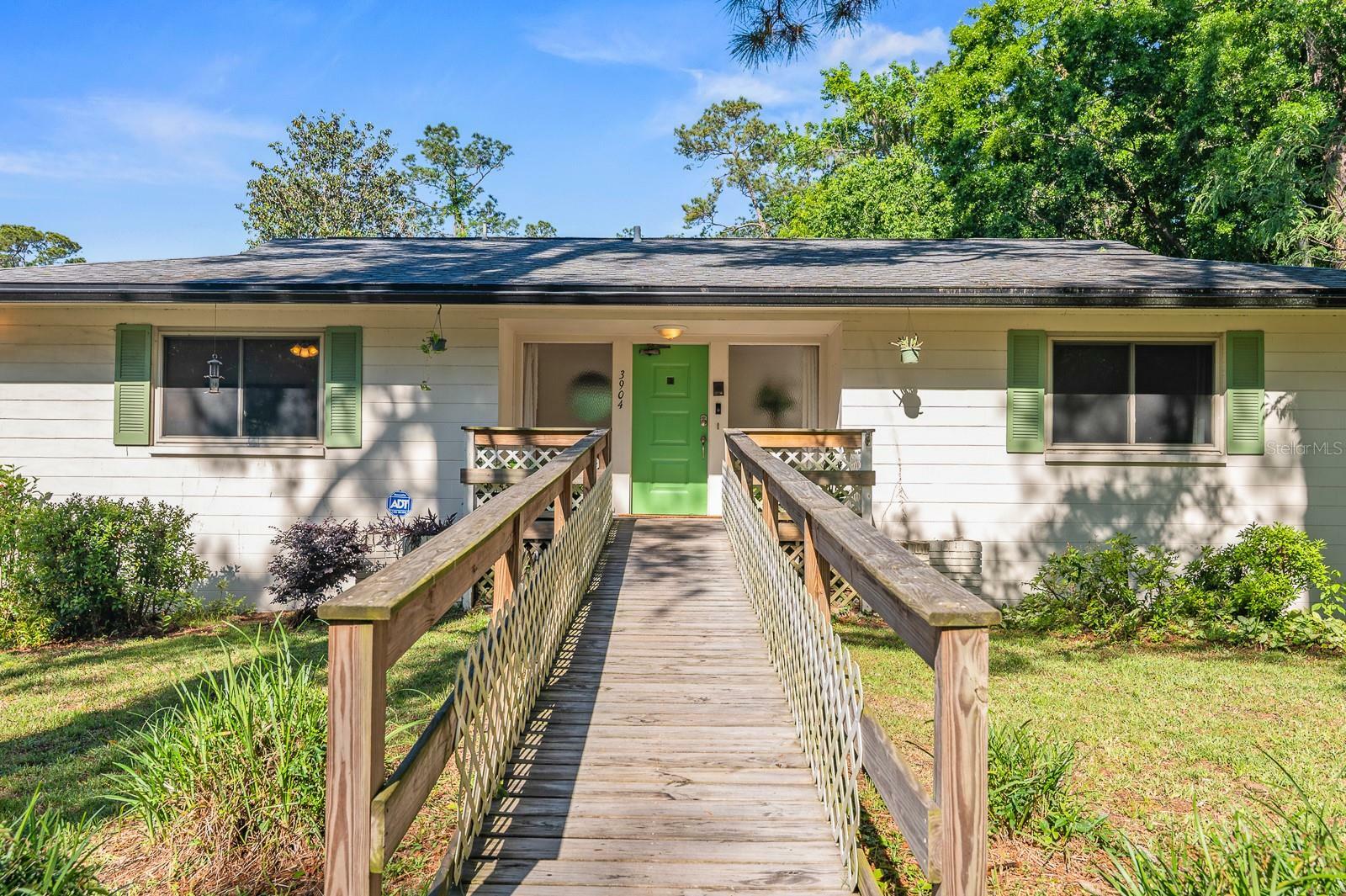 Property Photo: 3904 NW 15th Street FL 32605