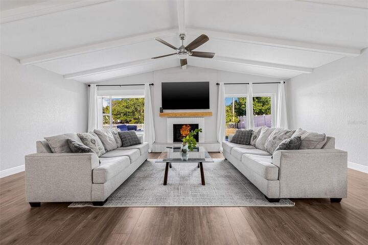 Property Photo: 8335 Fountain Avenue FL 33615
