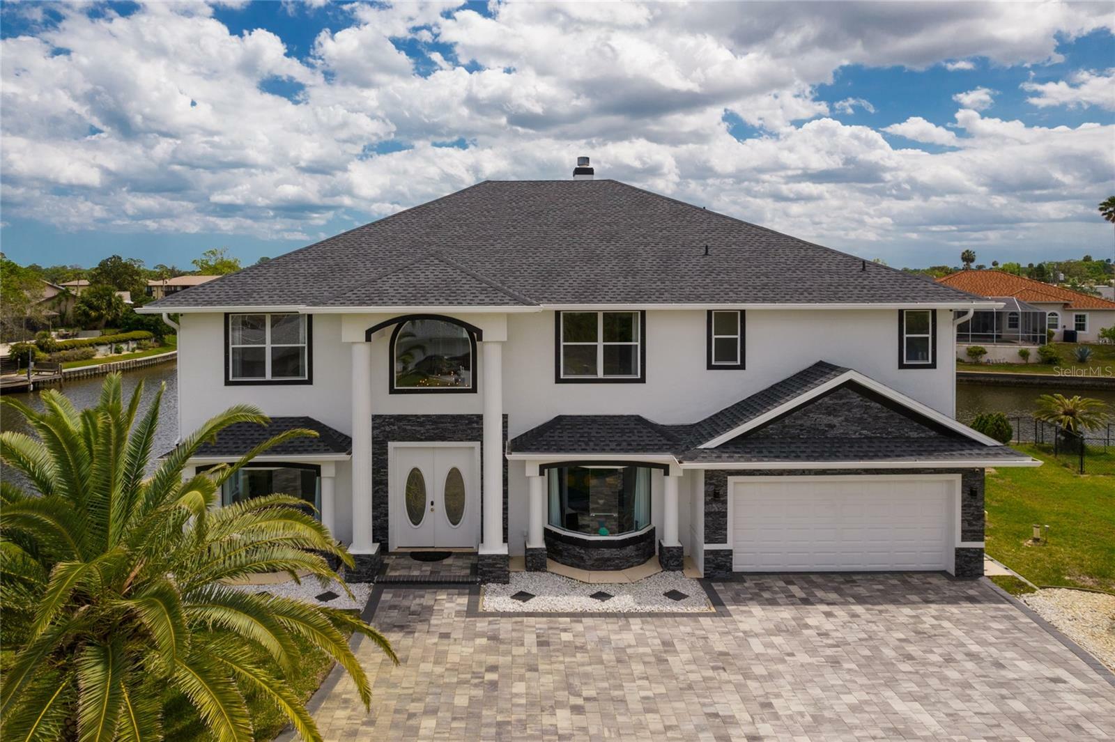 Property Photo:  16 Florence Court  FL 32137 