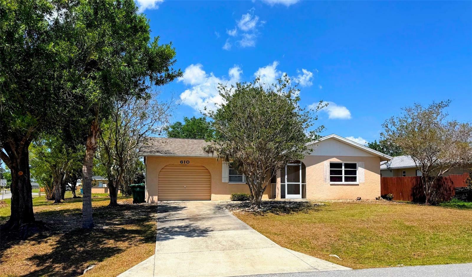 Property Photo: 610 Grove Avenue NW FL 33952