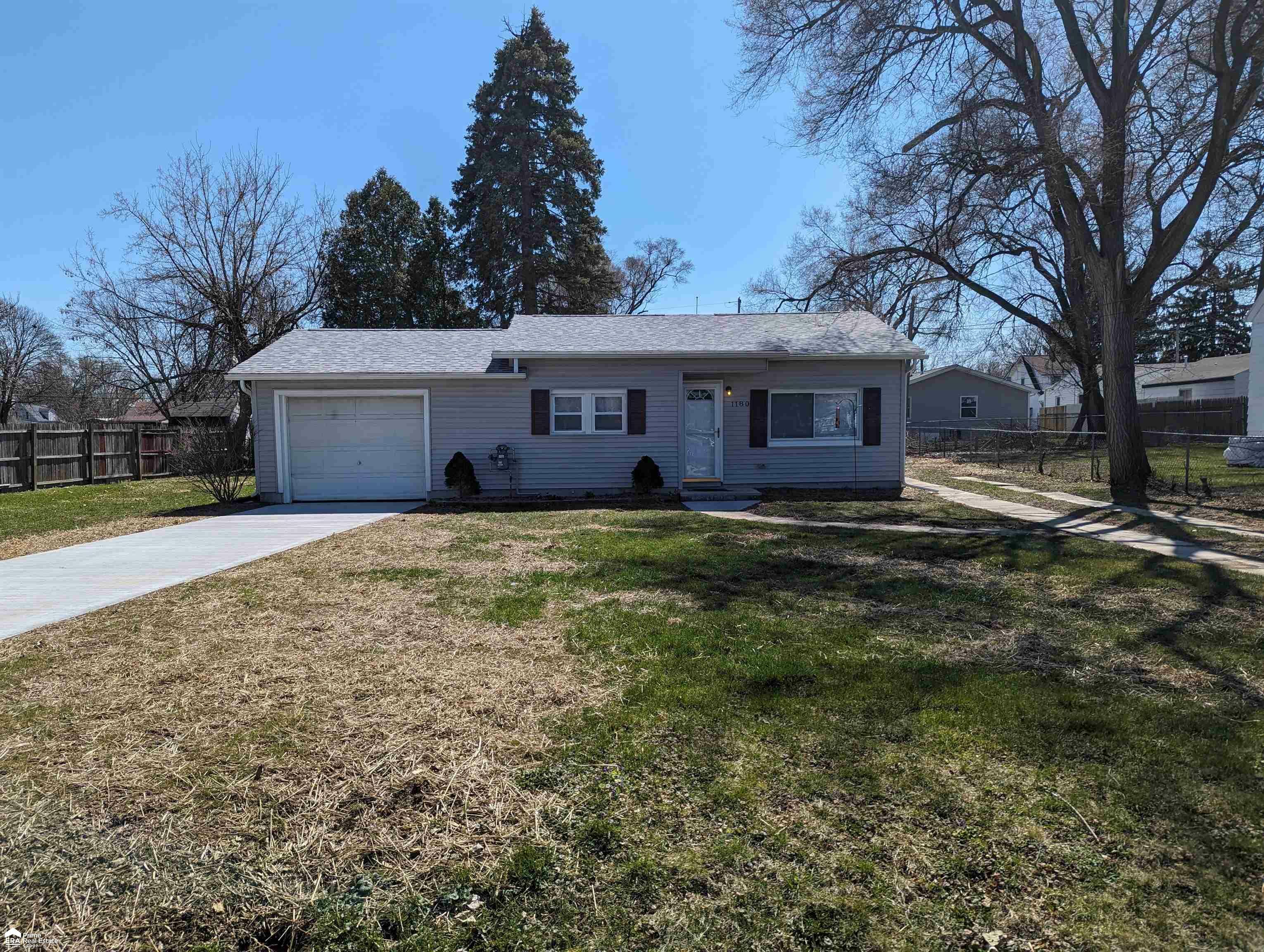Property Photo: 1180 Allen Street MI 48529