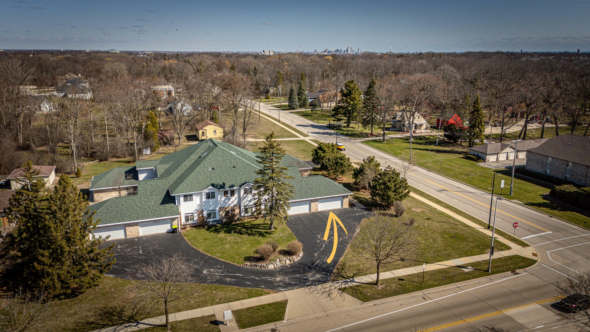 Property Photo: 4300 W Grange Ave 4 WI 53220