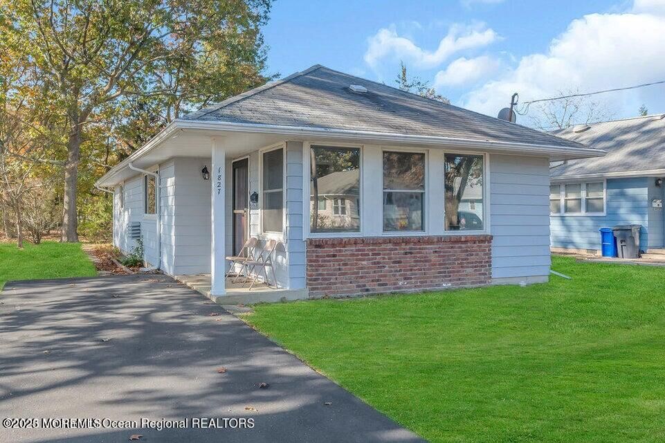 Property Photo:  1827 Mount Idenburg Lane  NJ 08753 