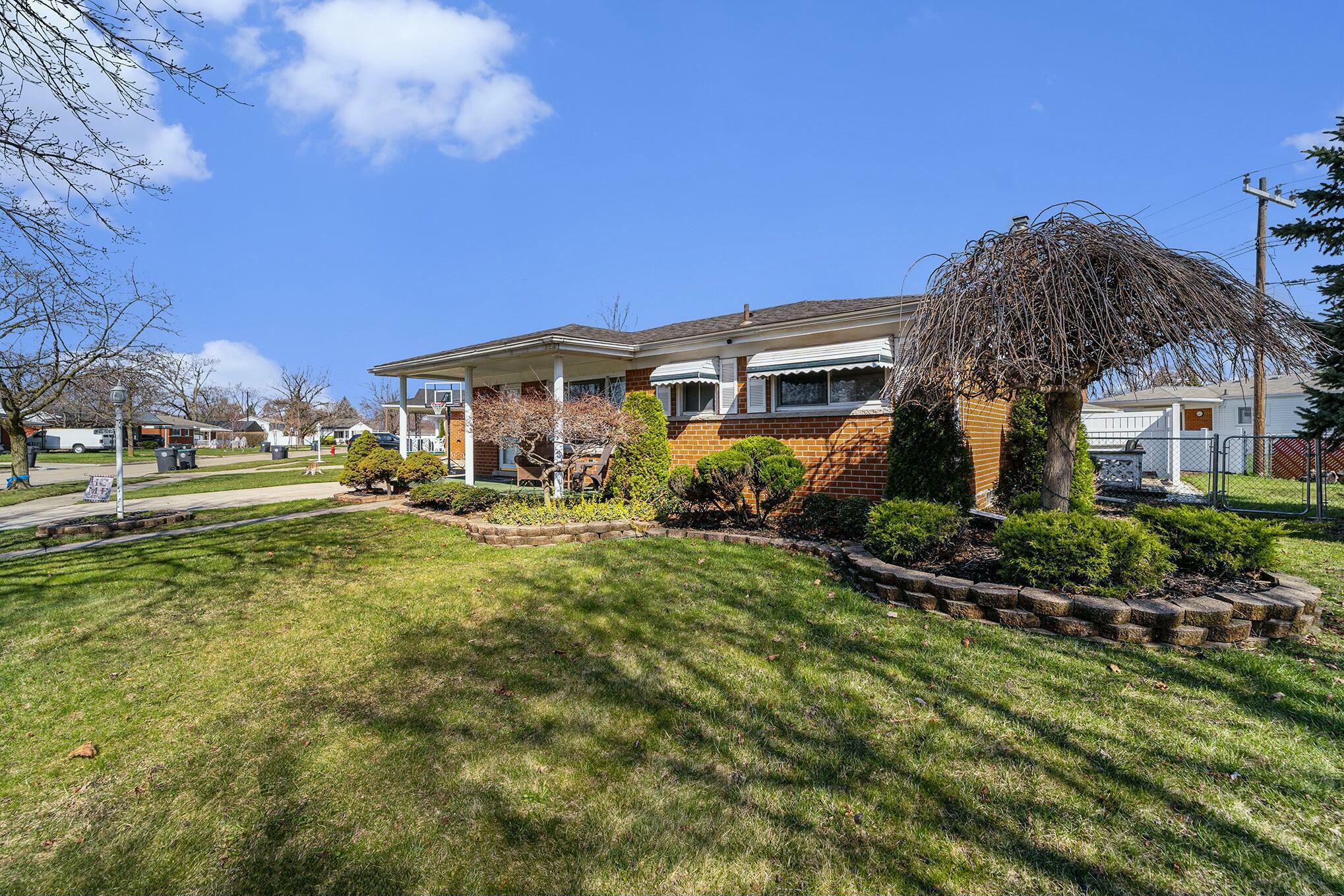 Property Photo: 3650 Carol Street MI 48122
