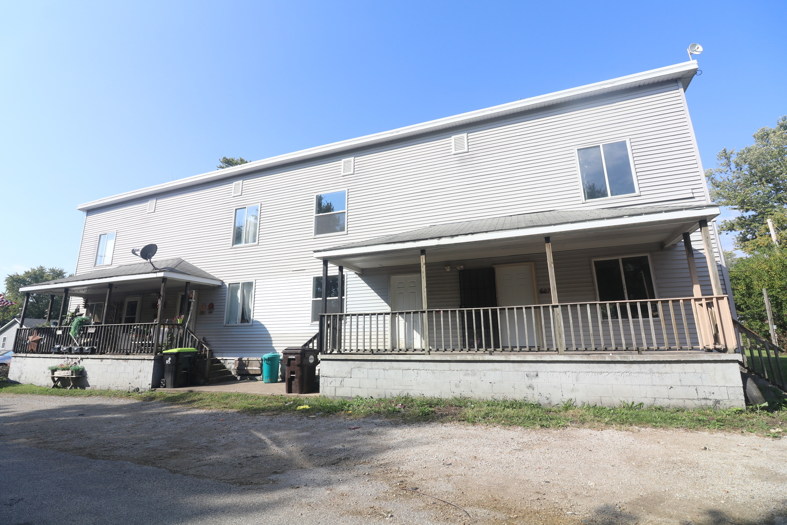 Property Photo: 607 N Moore Street IL 61727