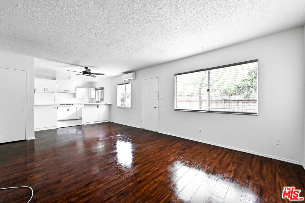 Property Photo:  1868 10th Street 2  CA 90404 