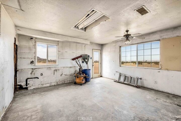 Property Photo:  59724 Stearman Road  CA 92285 
