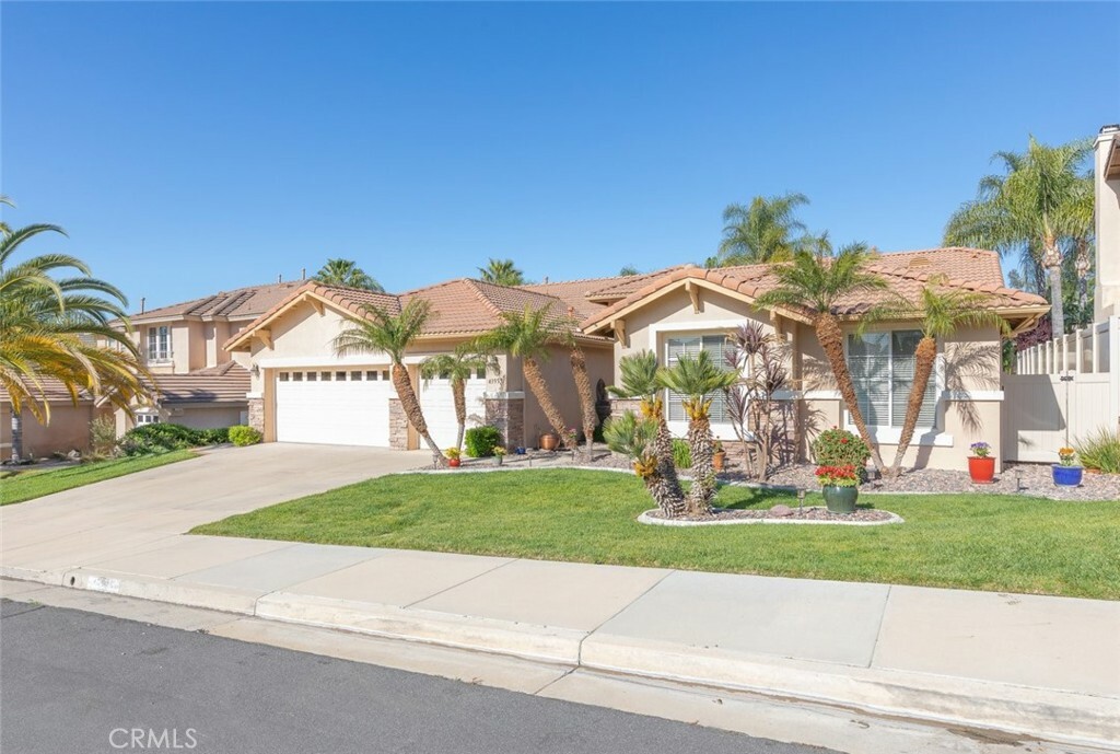 Property Photo: 43959 Larino Court CA 92592