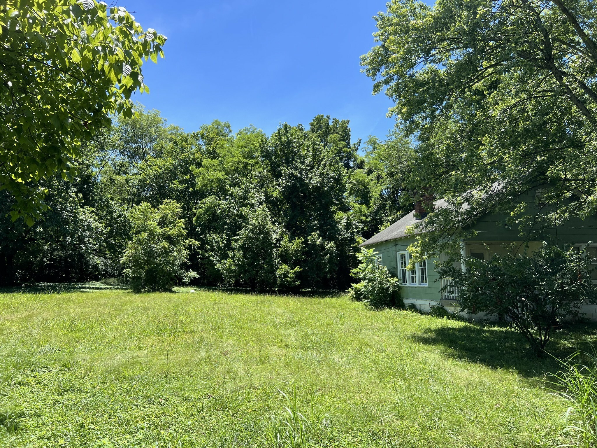 Property Photo: 716 Gillock St TN 37216