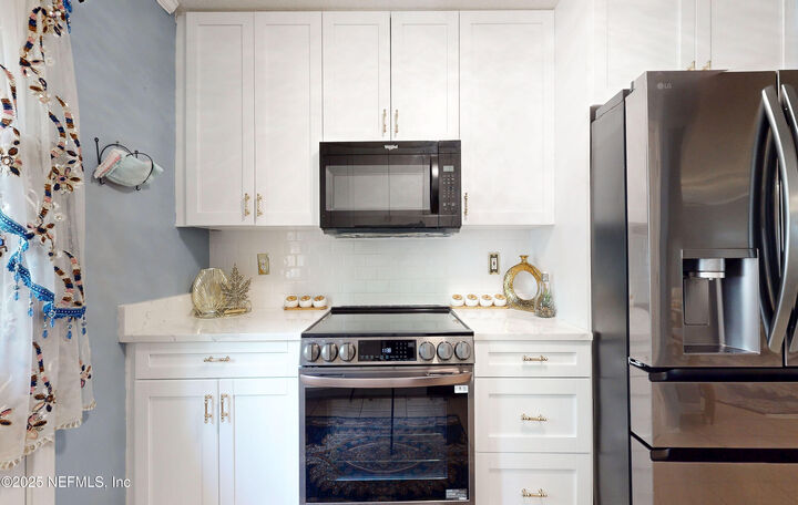 Property Photo:  8413 Free Avenue  FL 32211 