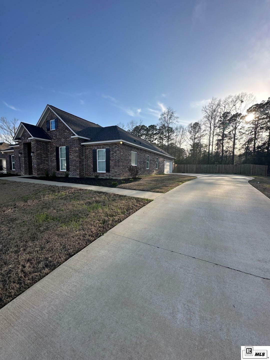 Property Photo: 290 Oak Alley Drive LA 71270