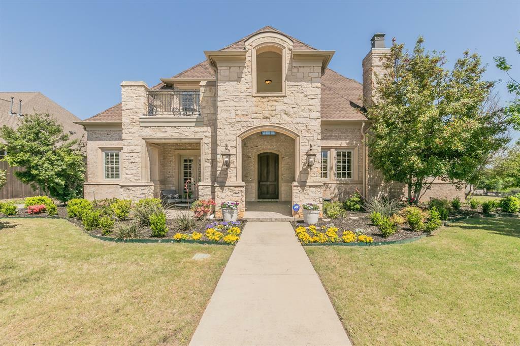 Property Photo: 100 Hawks Ridge TX 76051