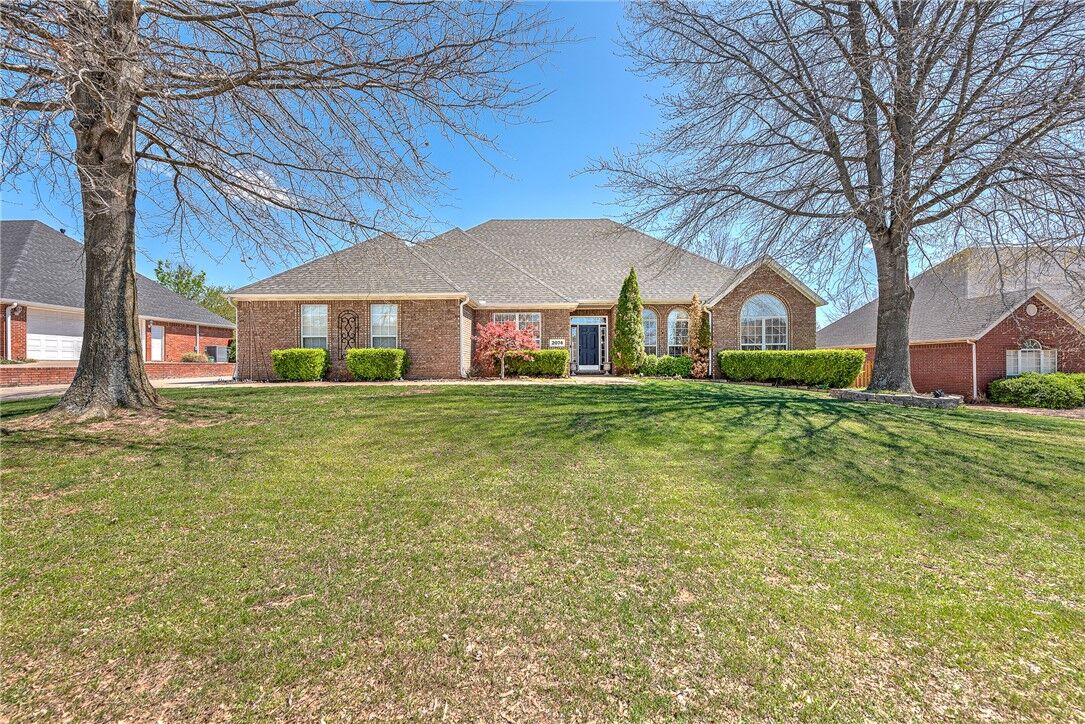 Property Photo:  2074 N Hartford Drive  AR 72701 