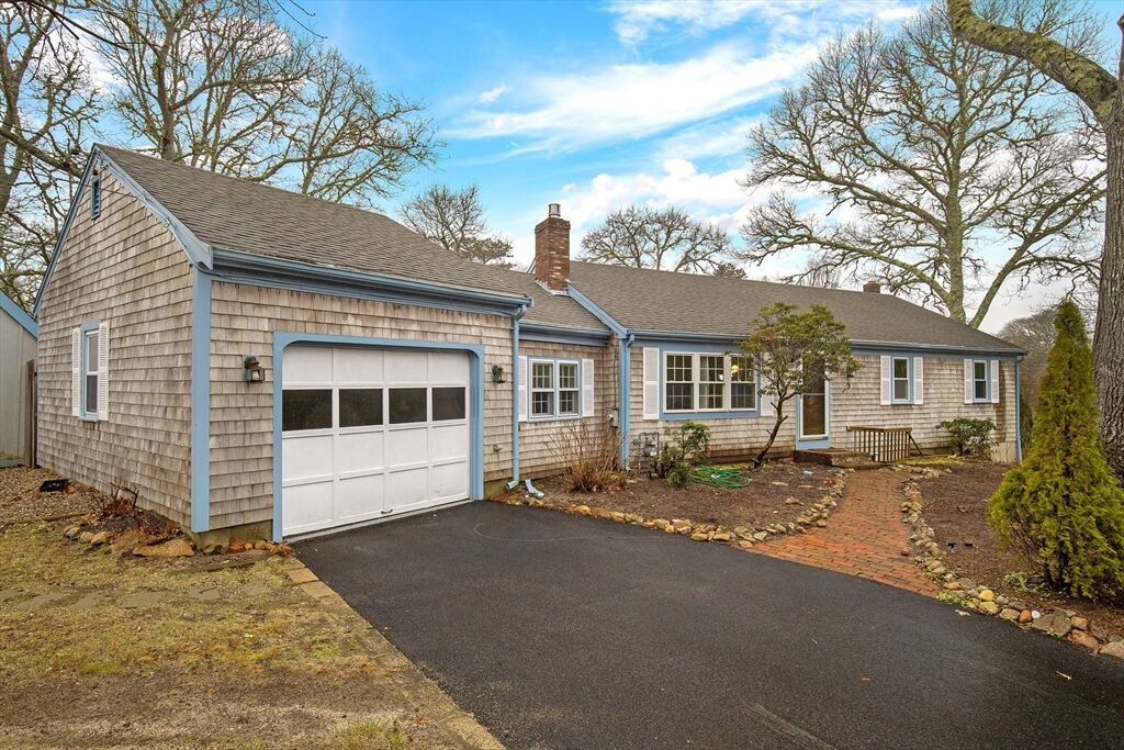 Property Photo:  9 Park Ln  MA 02631 