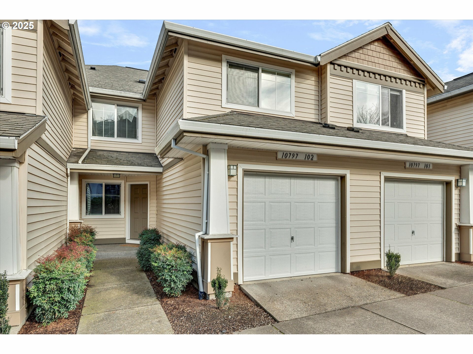 Property Photo: 10797 SW Canterbury Ln 102 OR 97224