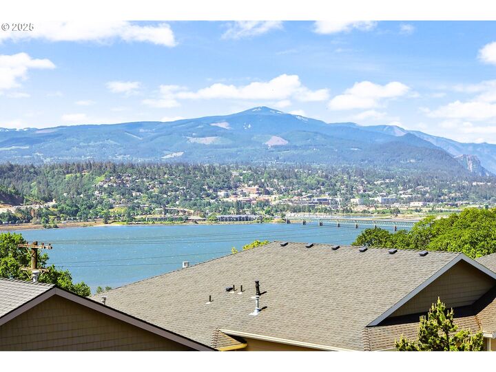 Property Photo: 113 Ingram Pl WA 98672