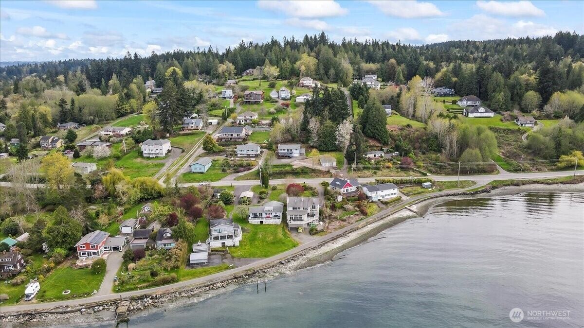 Property Photo:  9360 SE Southworth Drive  WA 98366 