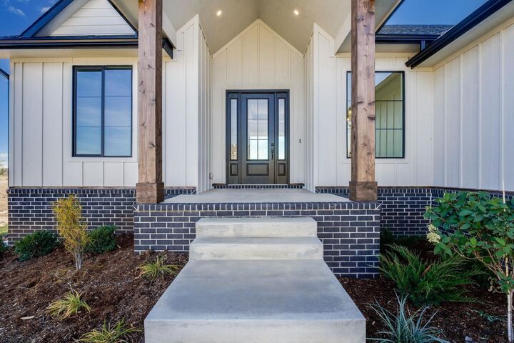 Property Photo: 4411 N Grey Meadows Ct KS 67101