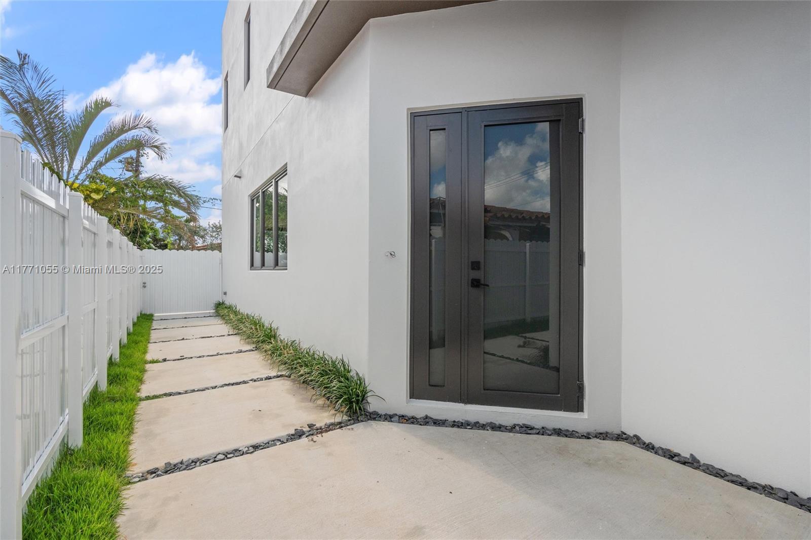Property Photo:  2945 SW 37th Ct Left  FL 33134 