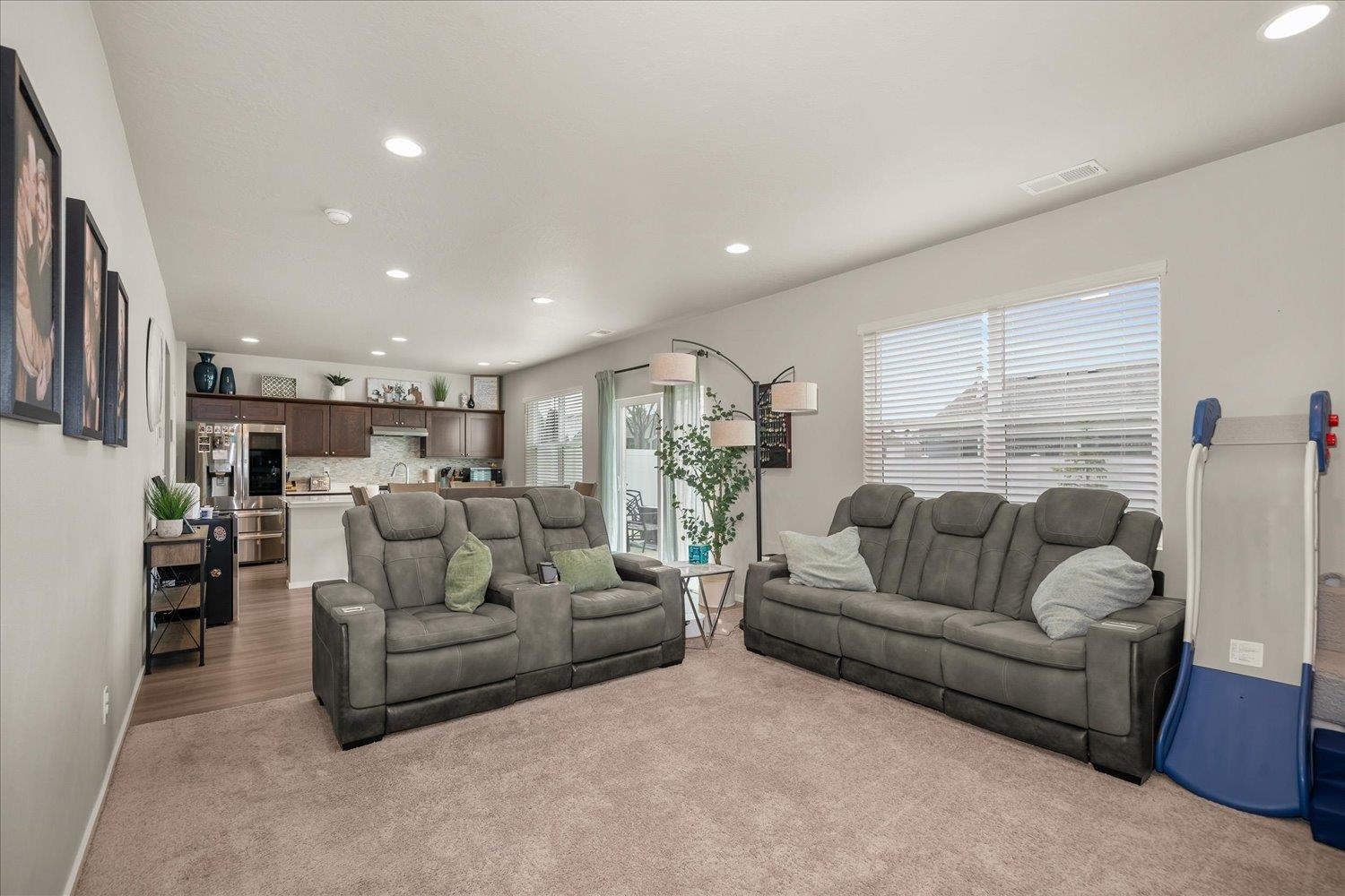 Property Photo: 7926 S Dana Ln WA 99004