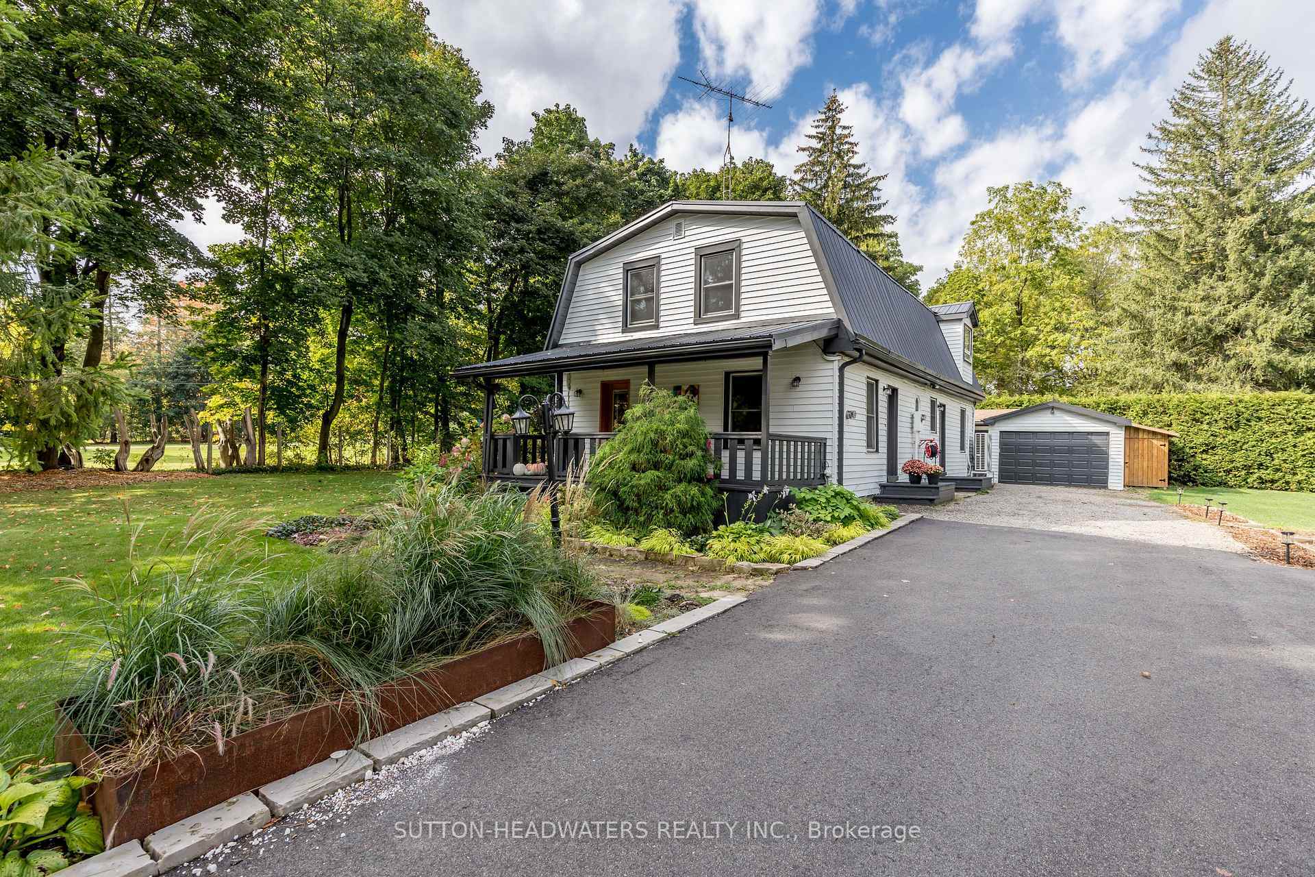 Property Photo: 1428 Mill Street ON L7C 1S1