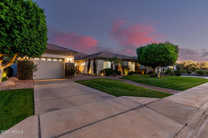 Property Photo: 3931 E Fox Circle AZ 85205