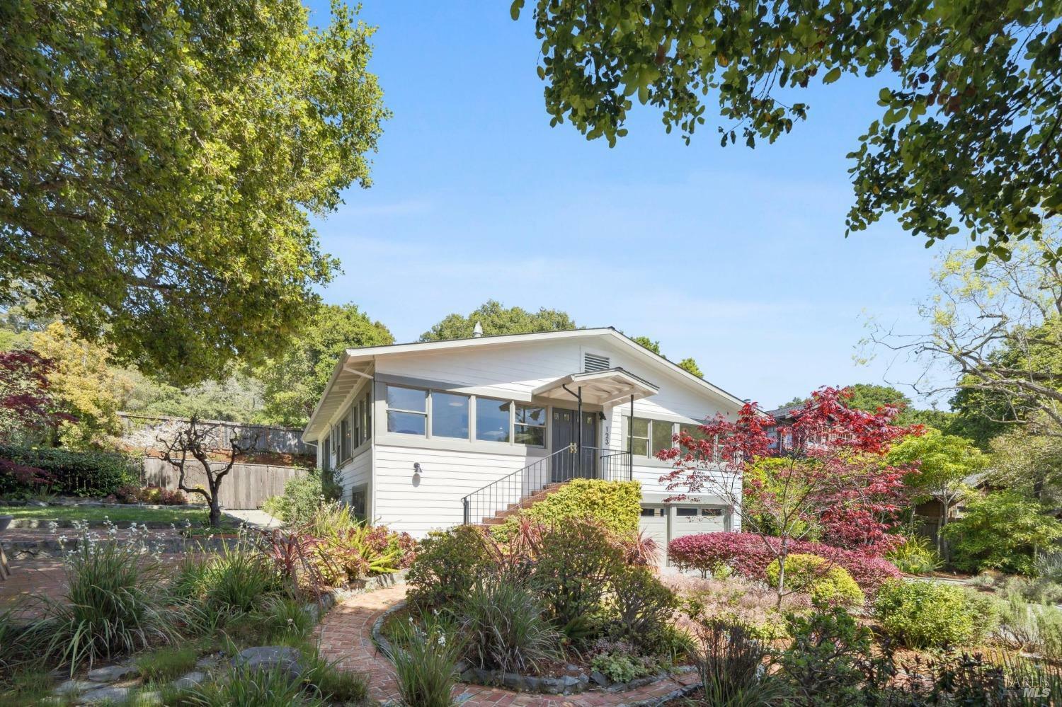 Property Photo: 123 Oak Drive CA 94901