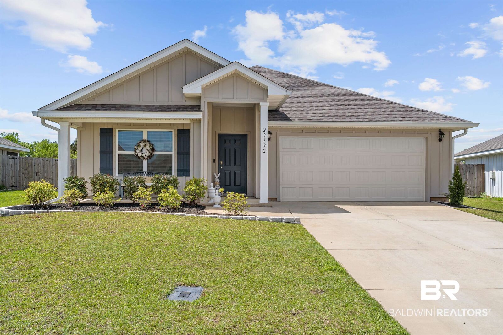 Property Photo: 23192 Shadowridge Drive AL 36526