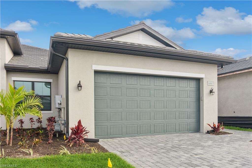 Property Photo: 14867 Loggerhead Dr FL 34120