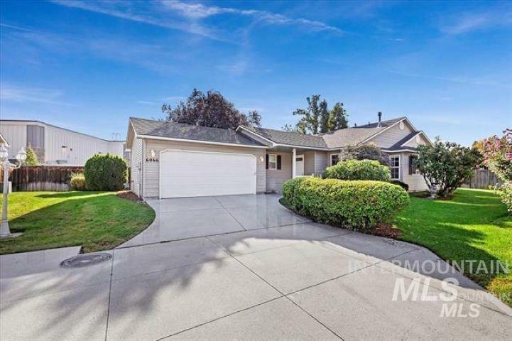 Property Photo: 6066 N Lake Shore Ave. ID 83714