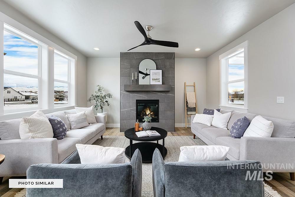 Property Photo: 2141 E Thea Dr ID 83634