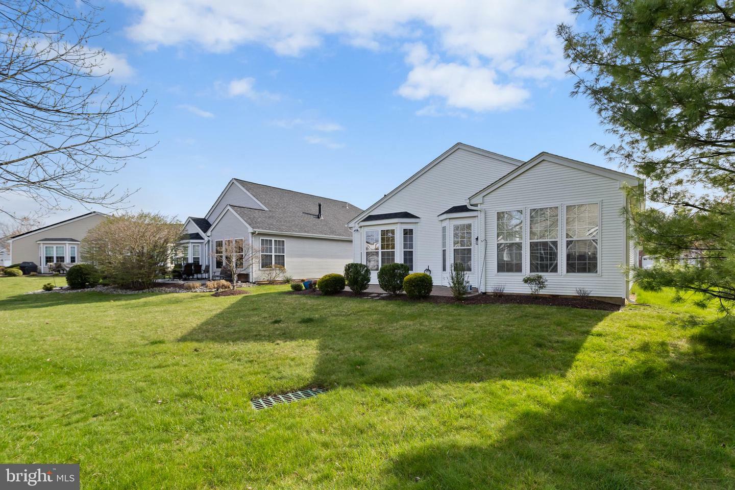 Property Photo: 8 Plantation Way NJ 08501