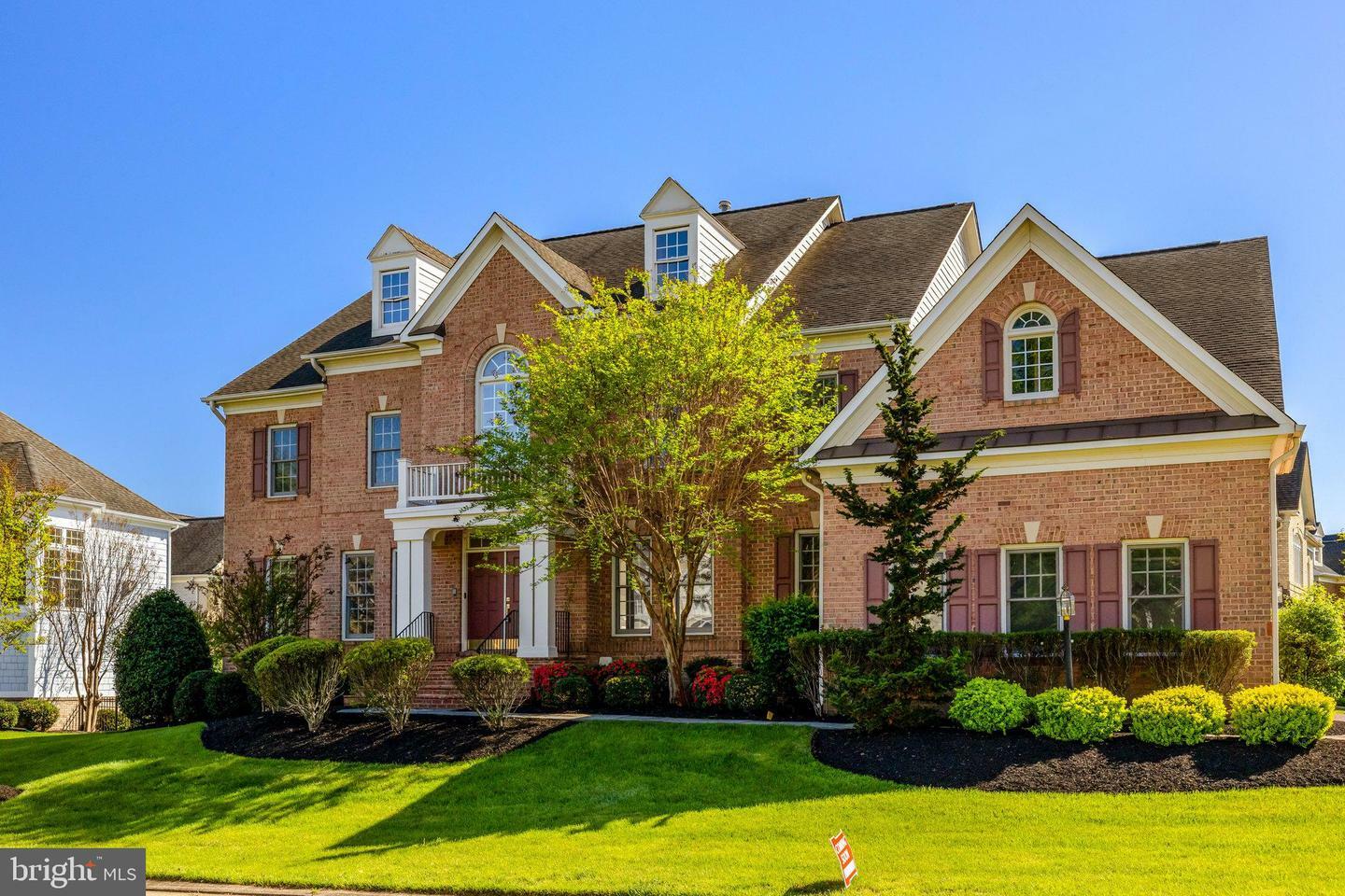 Property Photo: 8534 Link Hills Loop VA 20155