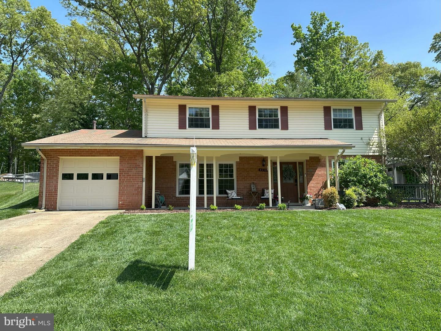 Property Photo: 5319 Stonington Drive VA 22032