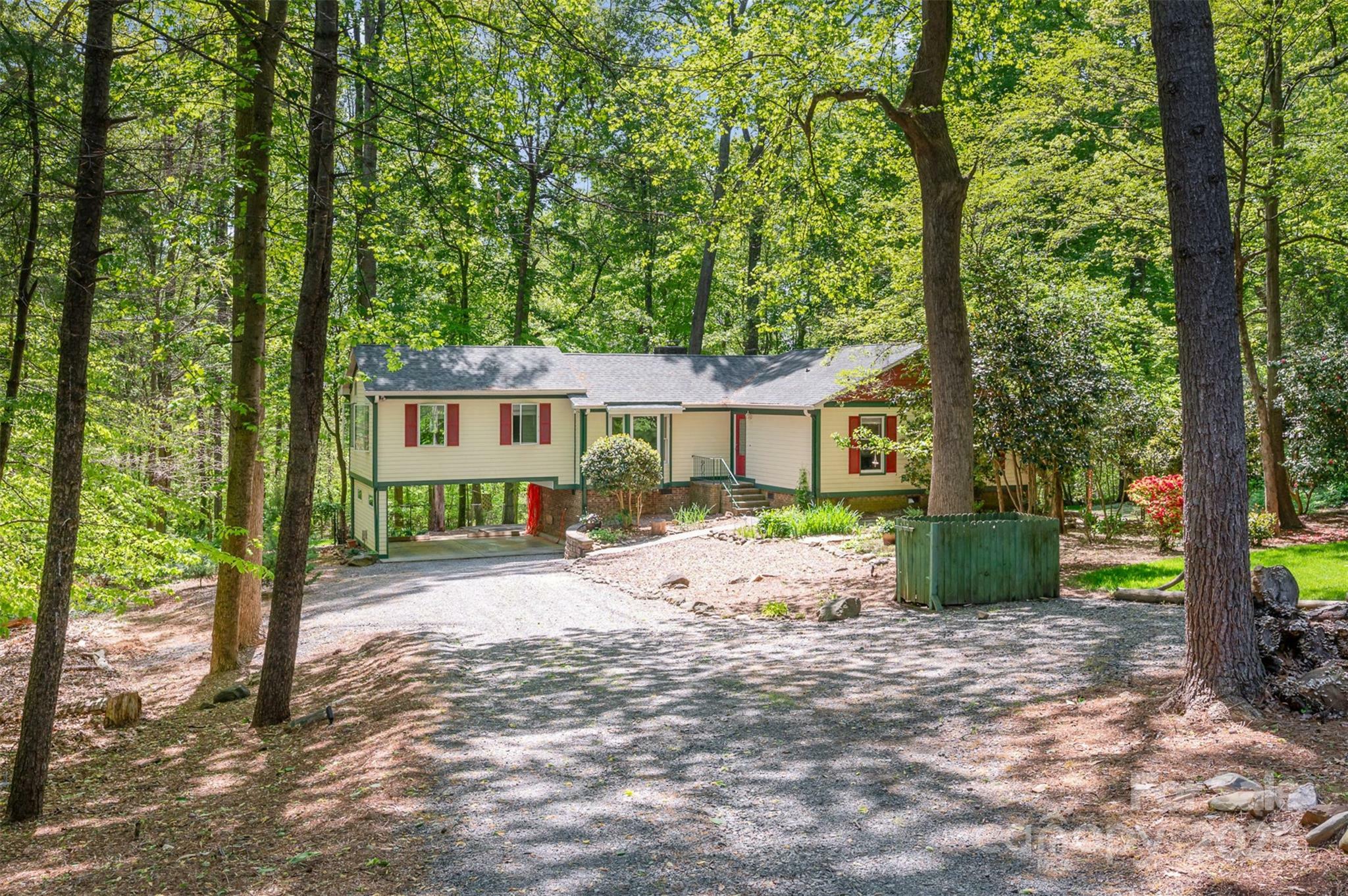 Property Photo: 7230 Ridge Lane Road NC 28262