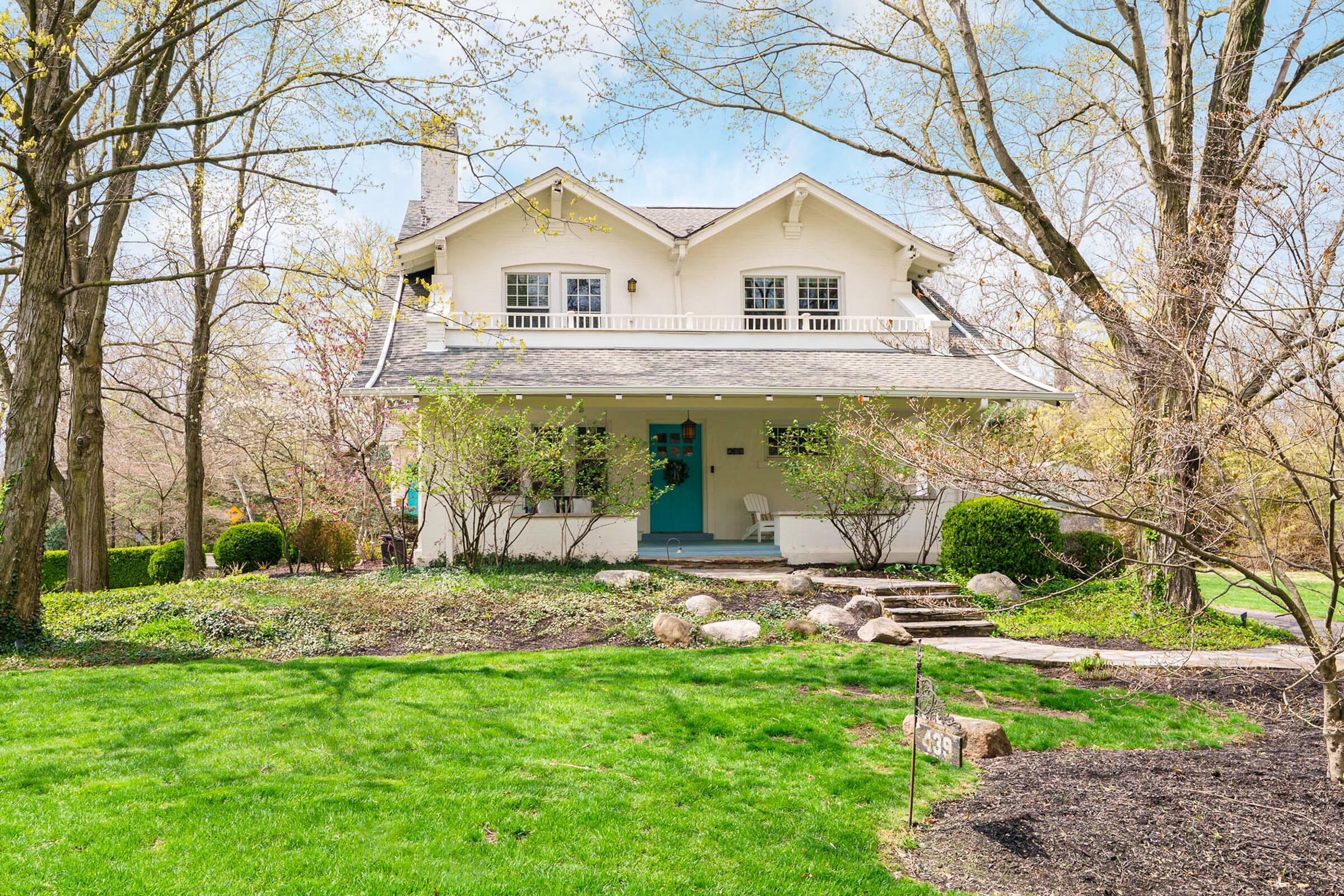 Property Photo: 439 S Parkview Avenue OH 43209