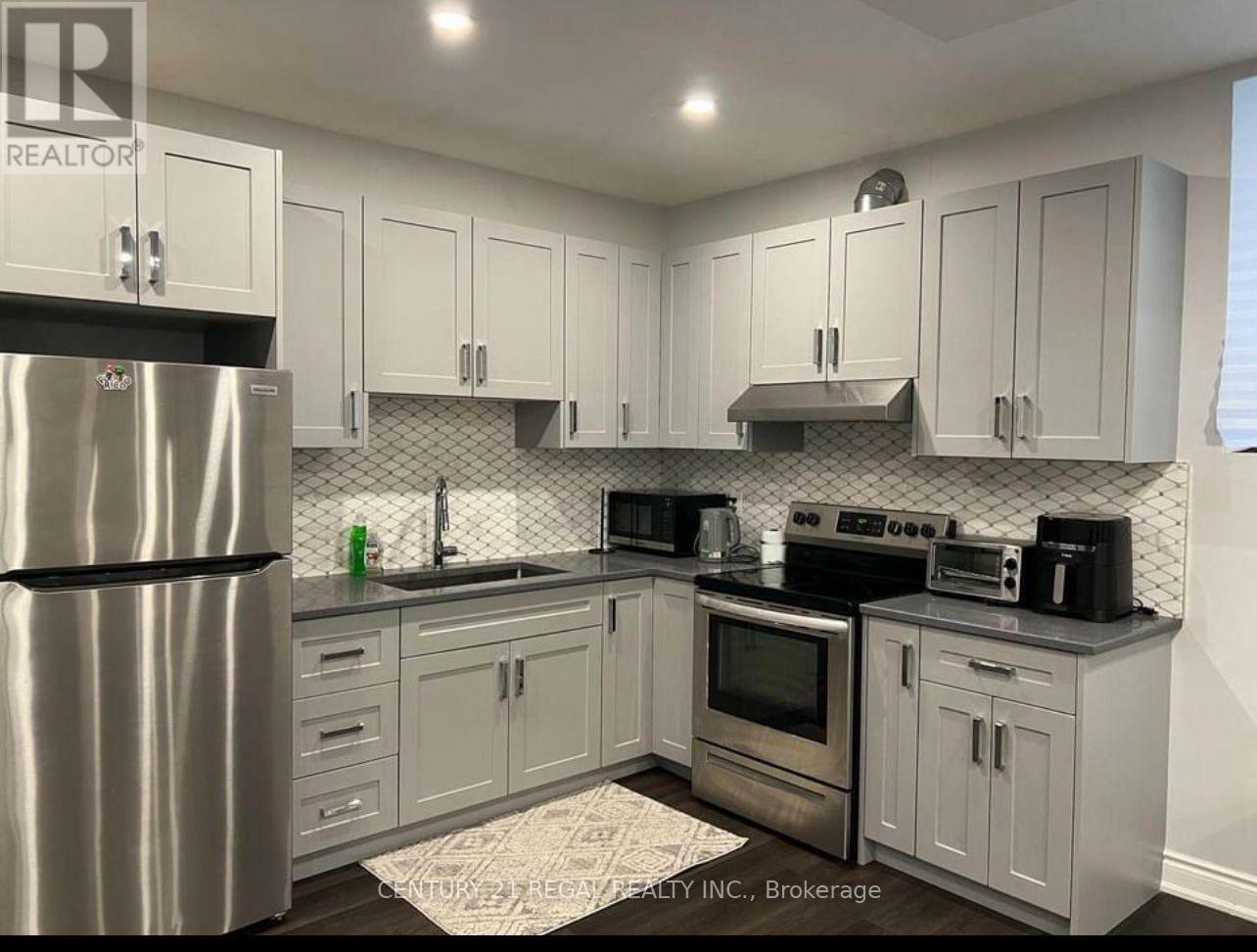 Property Photo: 121 Appleyard Avenue ON L4H 4N3