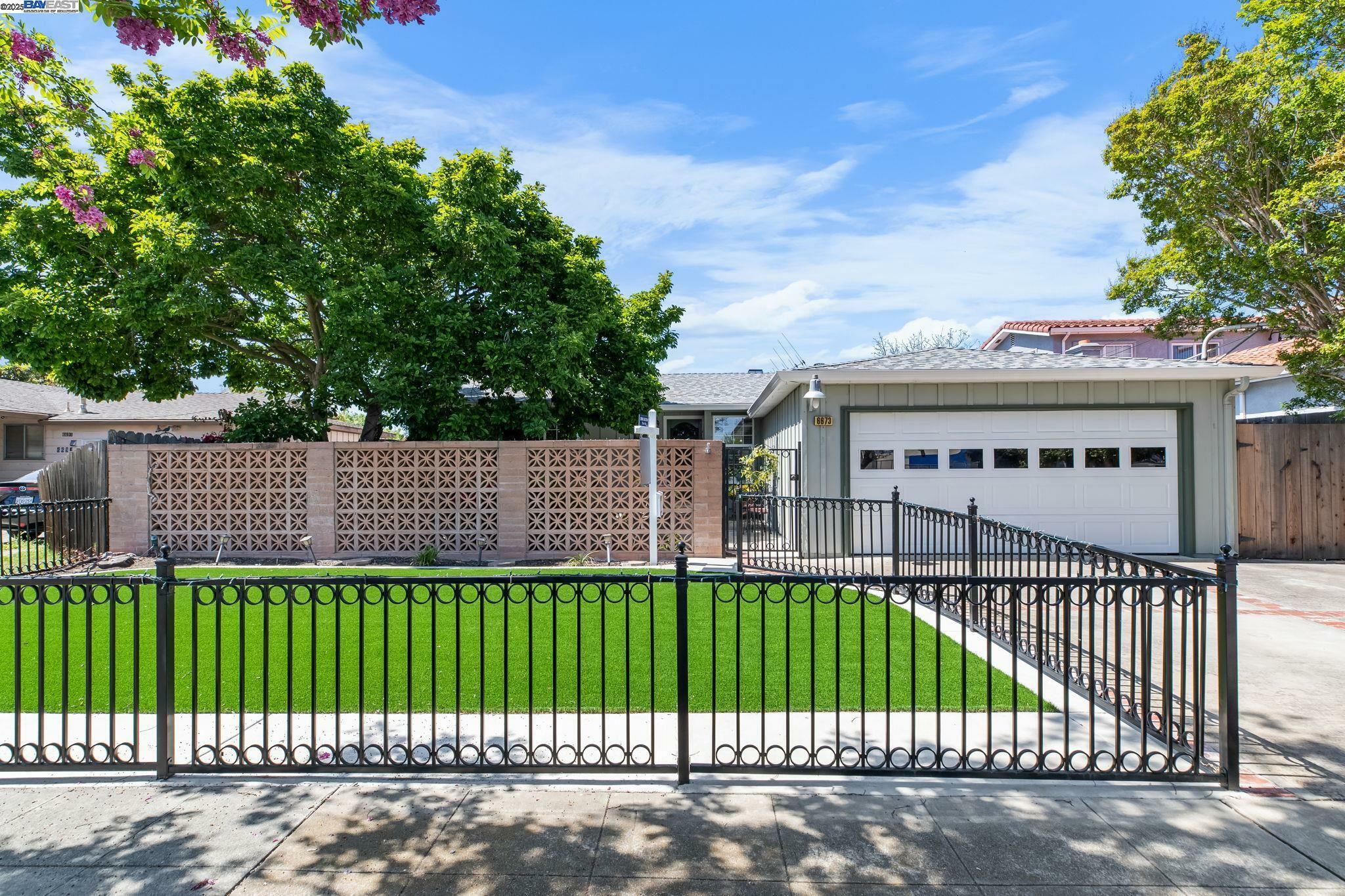Property Photo: 6673 Mirabeau Dr CA 94560