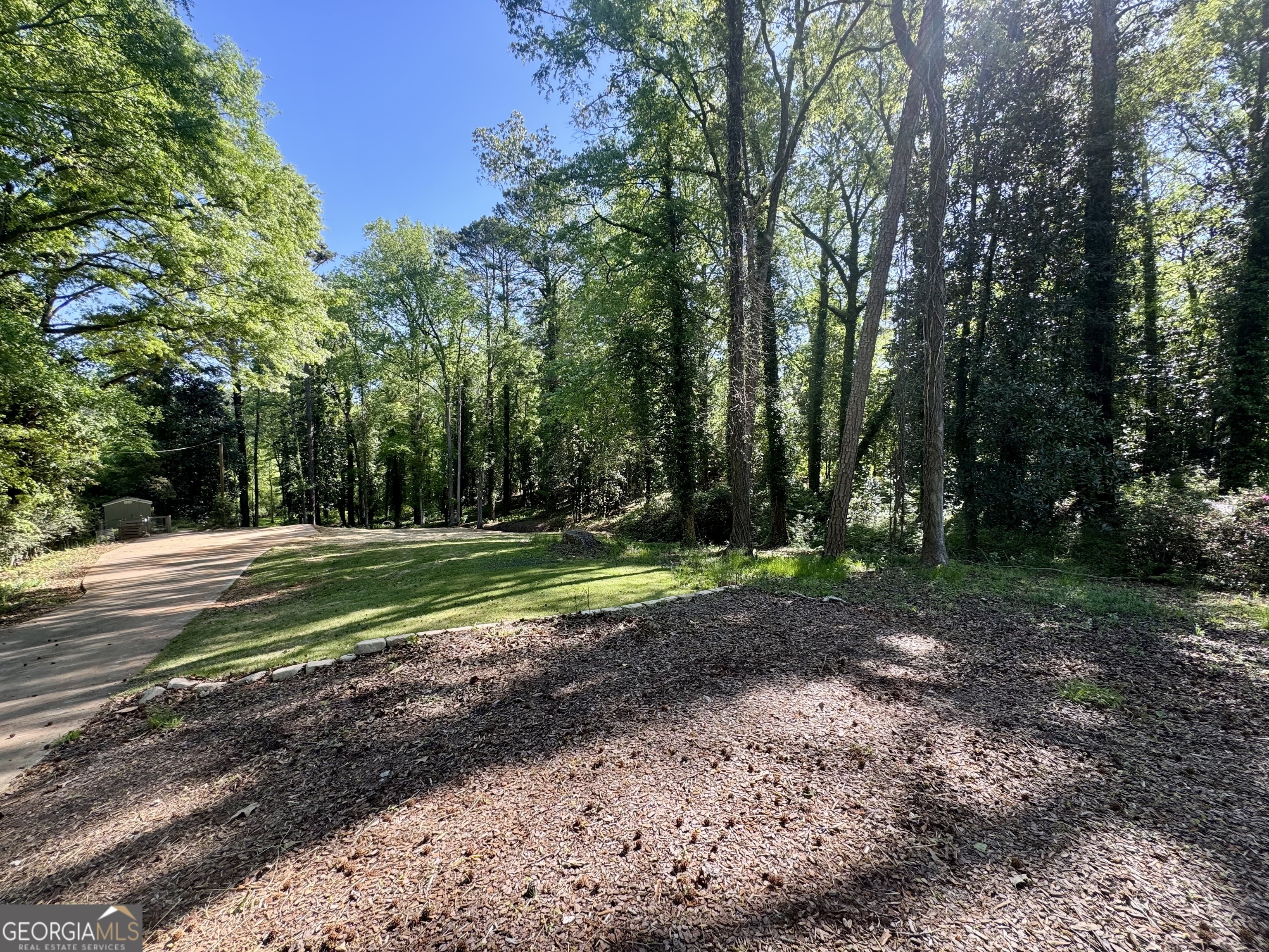 Property Photo: 830 Piney Woods Drive GA 30240