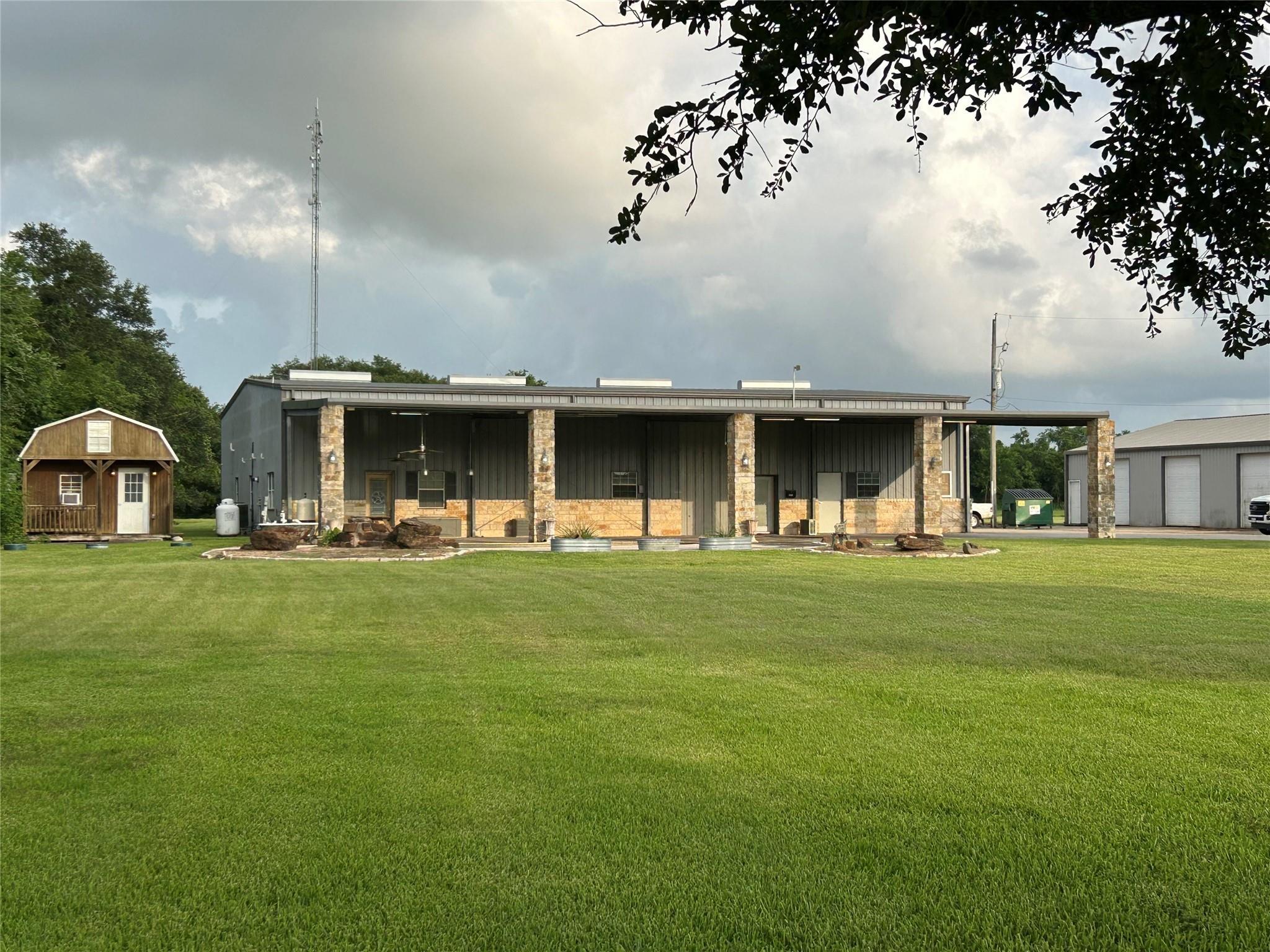 Property Photo: 7301 Pearson Road TX 77517