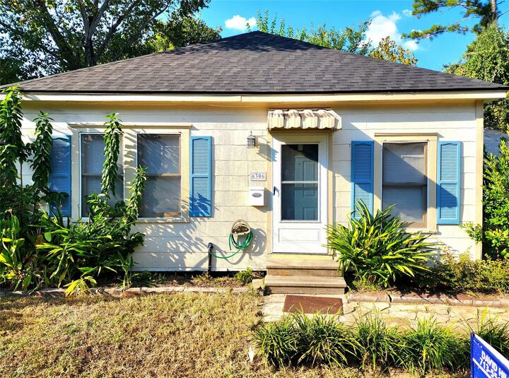 Property Photo: 6306 Stillman Street TX 77007