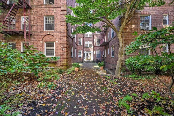 117-01 Park Lane South D2n  Kew Gardens NY 11418 photo