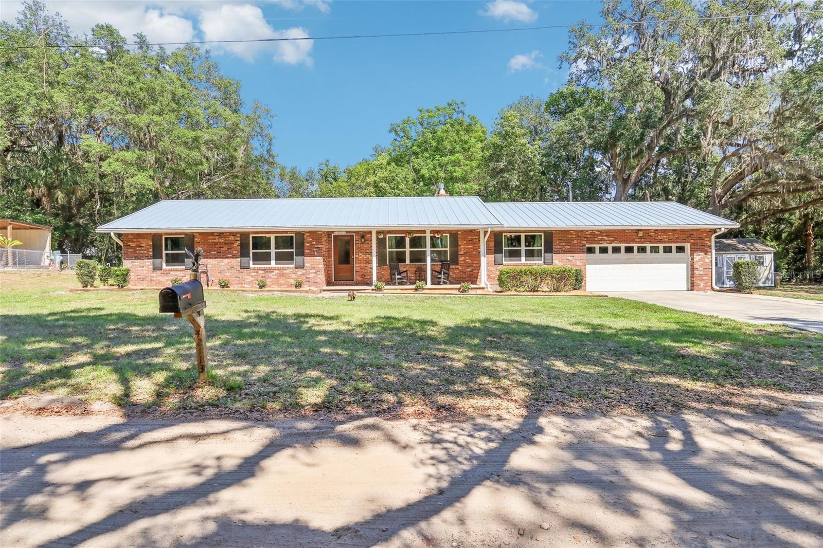 Property Photo:  42116 E Lakeview Drive  FL 32702 